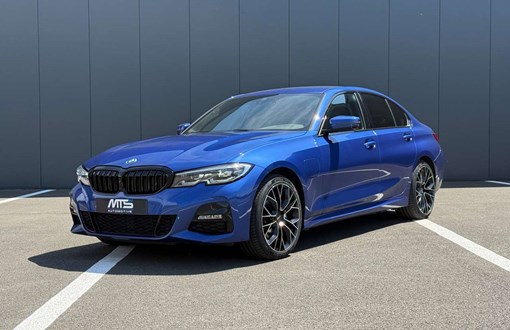 BMW 330